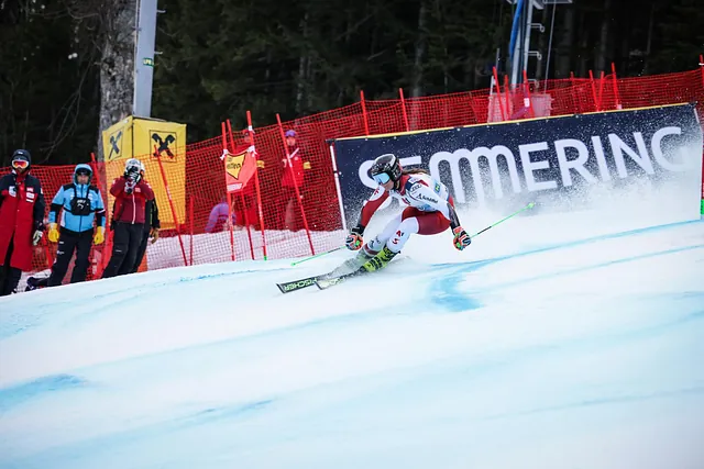 Rennläuferin auf der Piste 